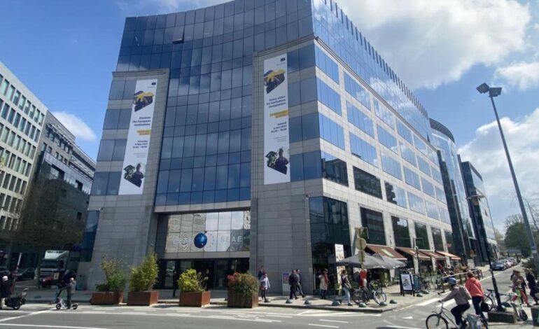 La Policía belga registra la sede del servicio diplomático de la UE por un caso de fraude de fondos: hay tres detenidos