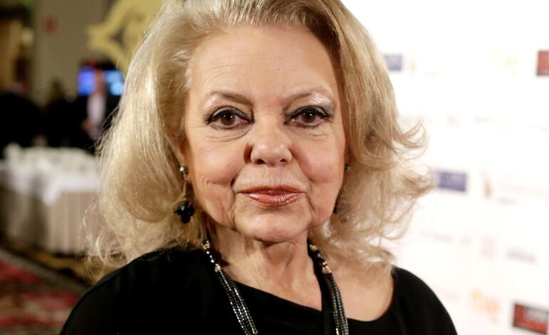 el disgusto de sus hijastras y un gesto clave