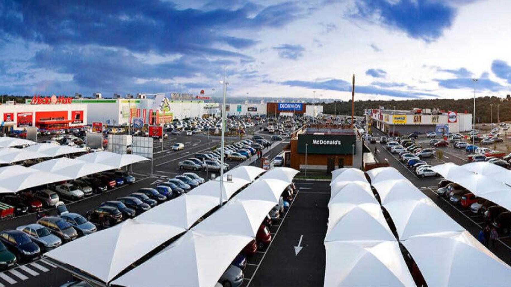 Redevco comprará el parque comercial Abadía en Toledo mediante una socimi en bolsa