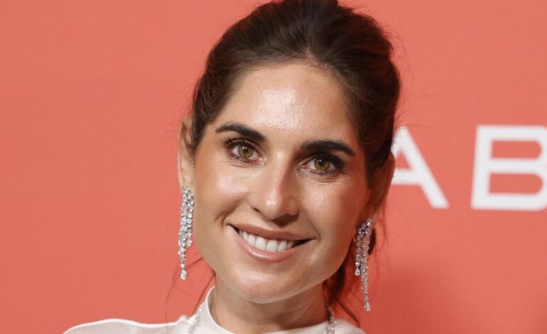 Lourdes Montes tiene el chaleco que te hará quedar bien en todos tus compromisos navideños