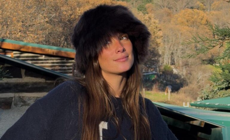 Copia el jersey beisbolero de María Pombo si quieres lucir cómoda y ‘trendy’ en la recta final de tu embarazo