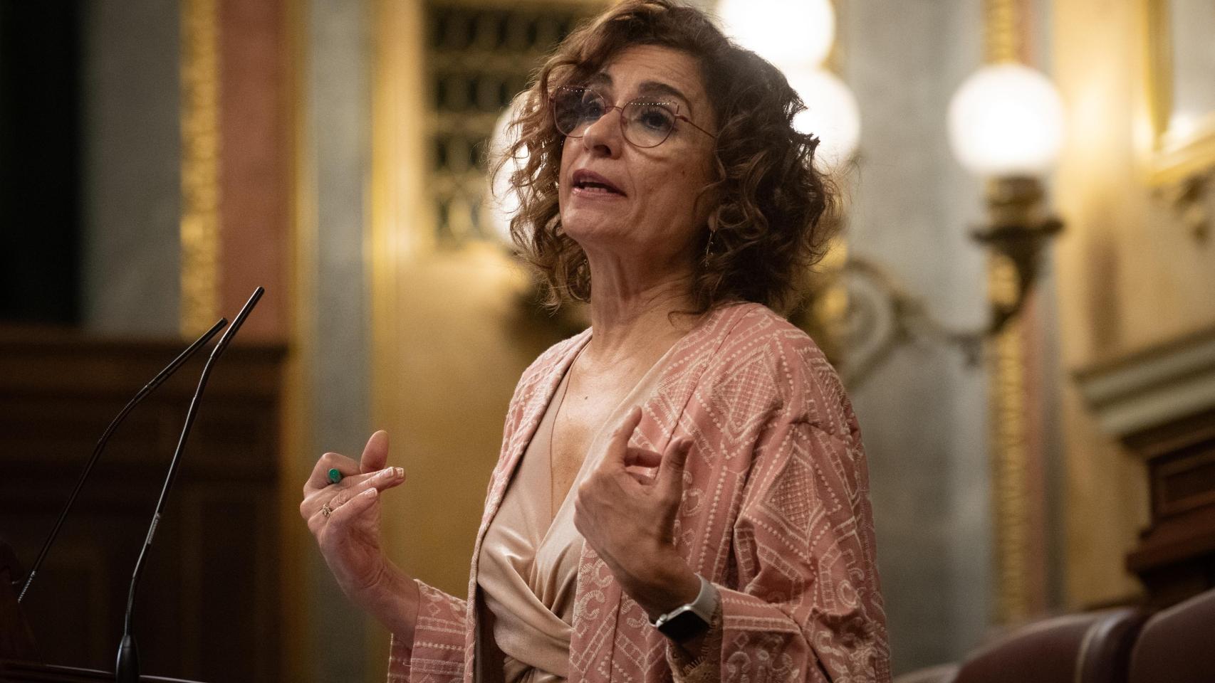 Sánchez sólo podrá gobernar subiendo la recaudación fiscal y tirando de los fondos UE tras el segundo ‘no’ a la senda de déficit.