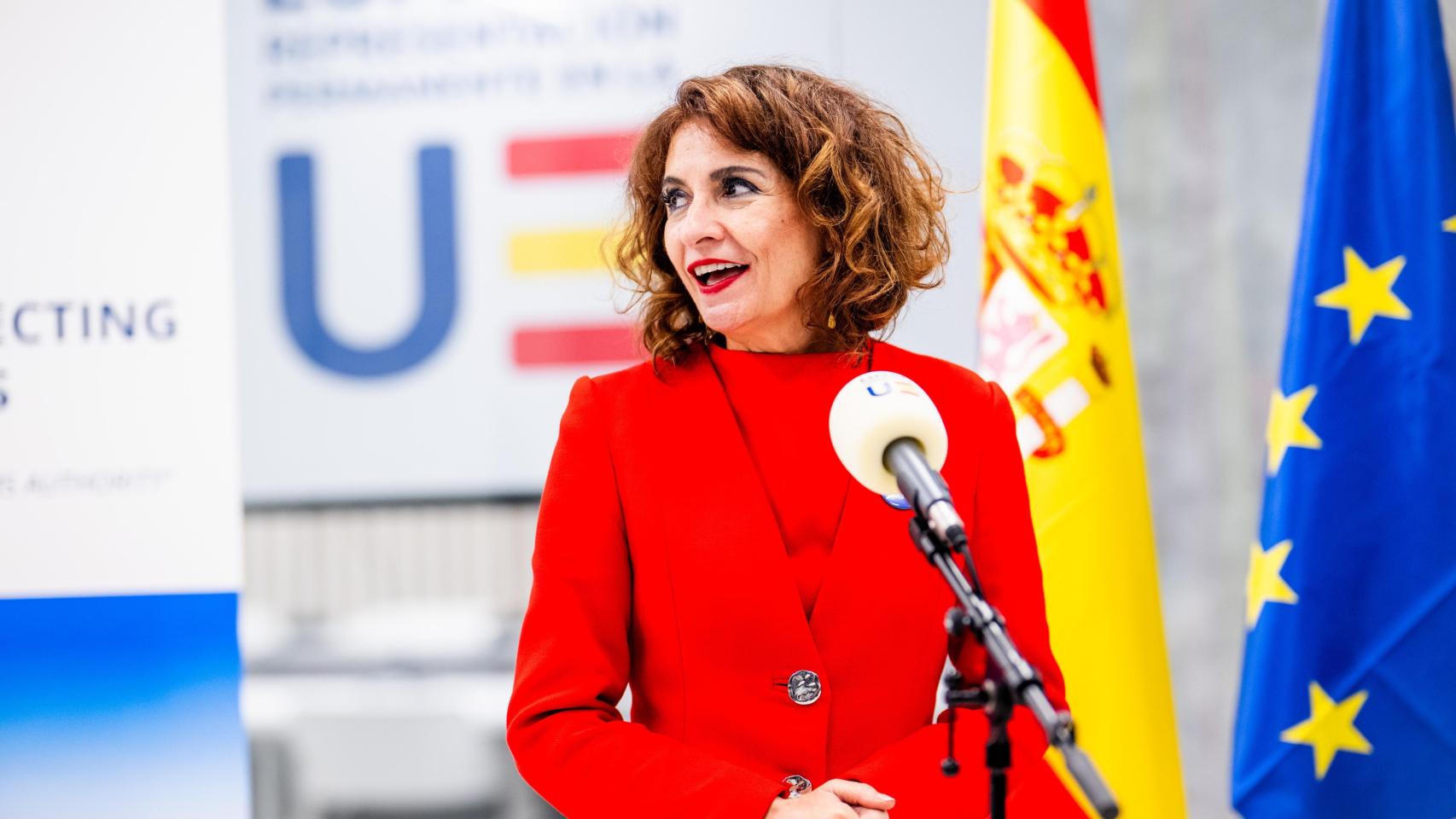 Hacienda abre la puerta a mantener el SMI exento de IRPF adaptando la deducción a la subida de 2026