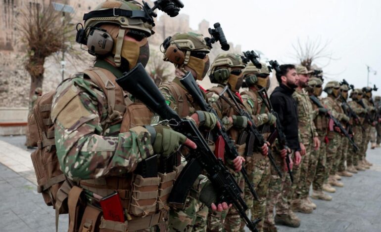 El atacante estaba camuflado en el ejército regular