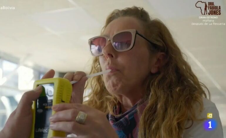 Rocío Carrasco, obligada a hacerse un test de alcoholemia en ‘Hasta el fin del mundo’ ante las dudas de un trabajador