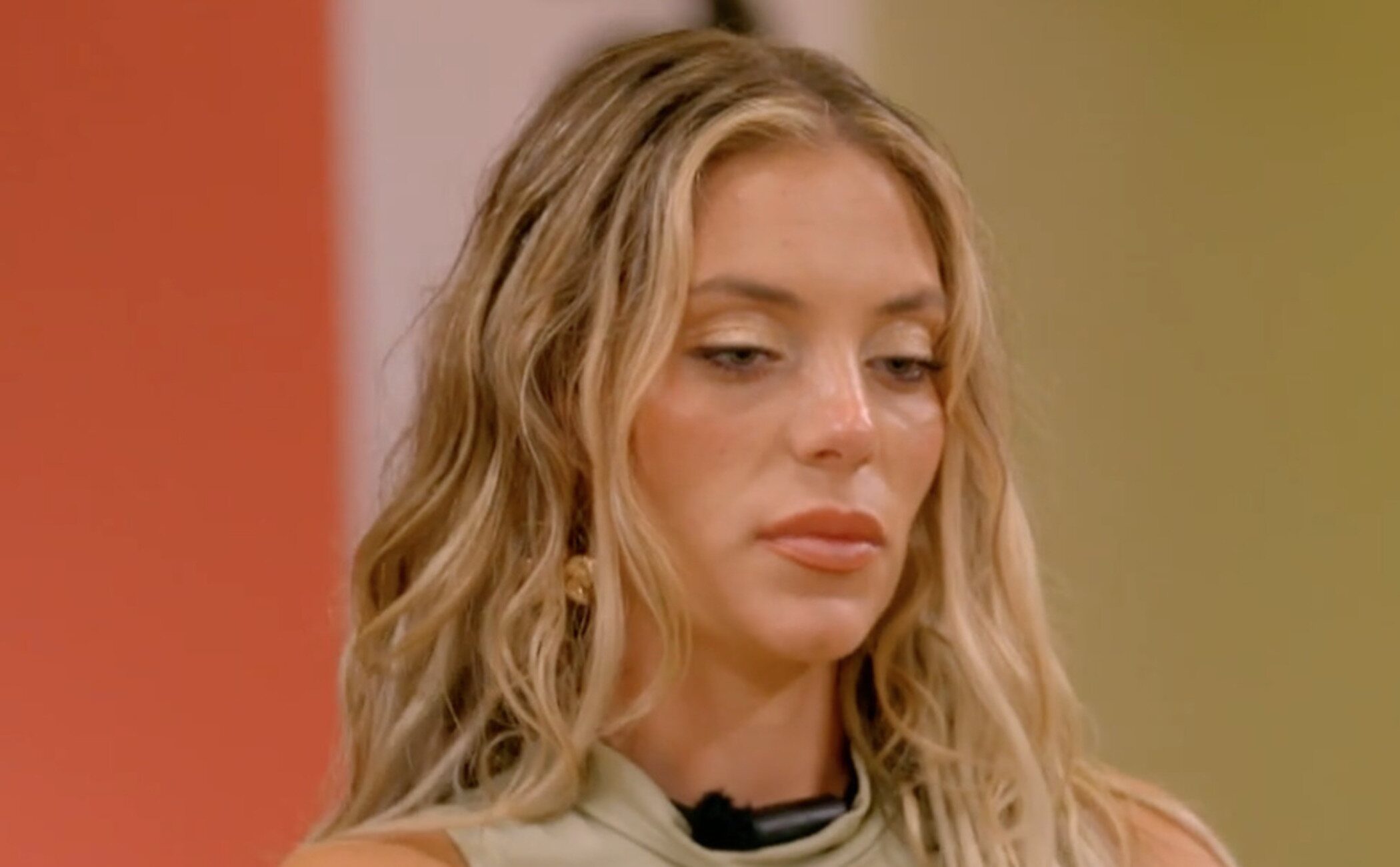 Claudia confiesa a Gerard sus sentimientos mientras Gilbert cambia de tentadora y se acerca a su exnovia en ‘LIDLT’