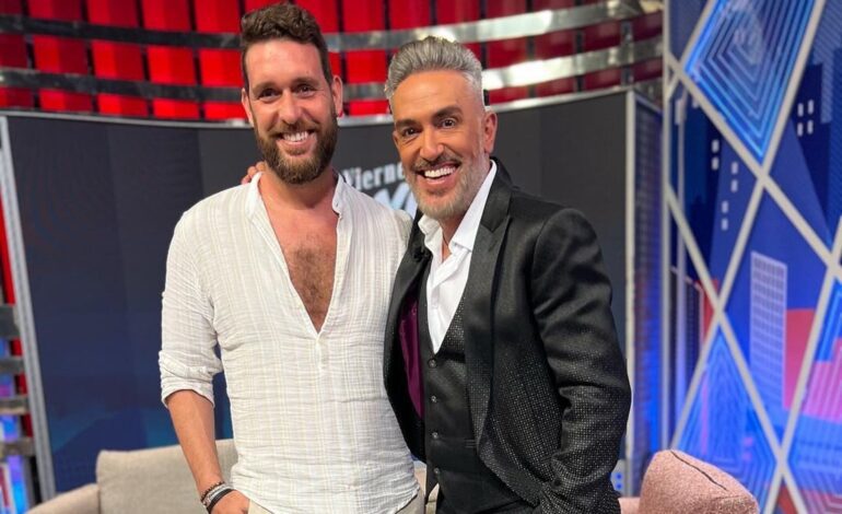 Kiko Hernández se desvanece después de las primeras 24 horas de huelga de hambre: «Le están haciendo pruebas»