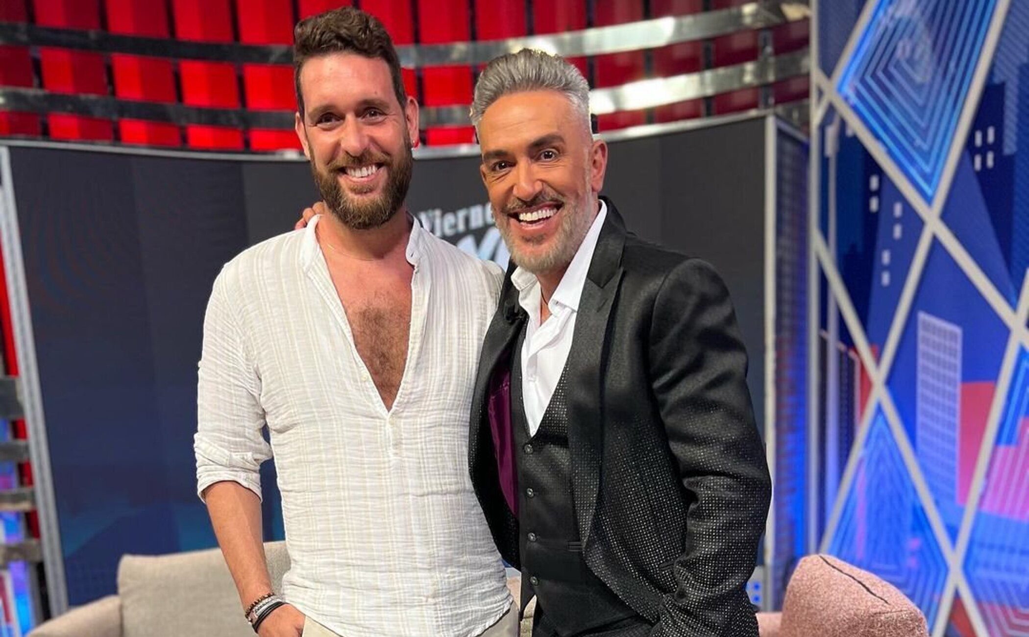 Kiko Hernández se desvanece después de las primeras 24 horas de huelga de hambre: «Le están haciendo pruebas»