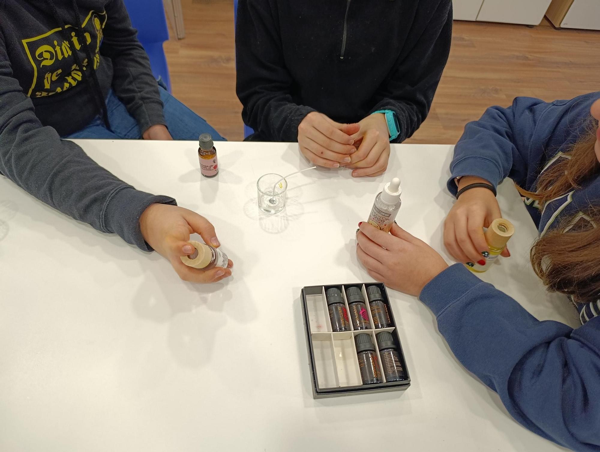 Velas aromáticas y adornos de resina en Soto de Llanera para Navidad