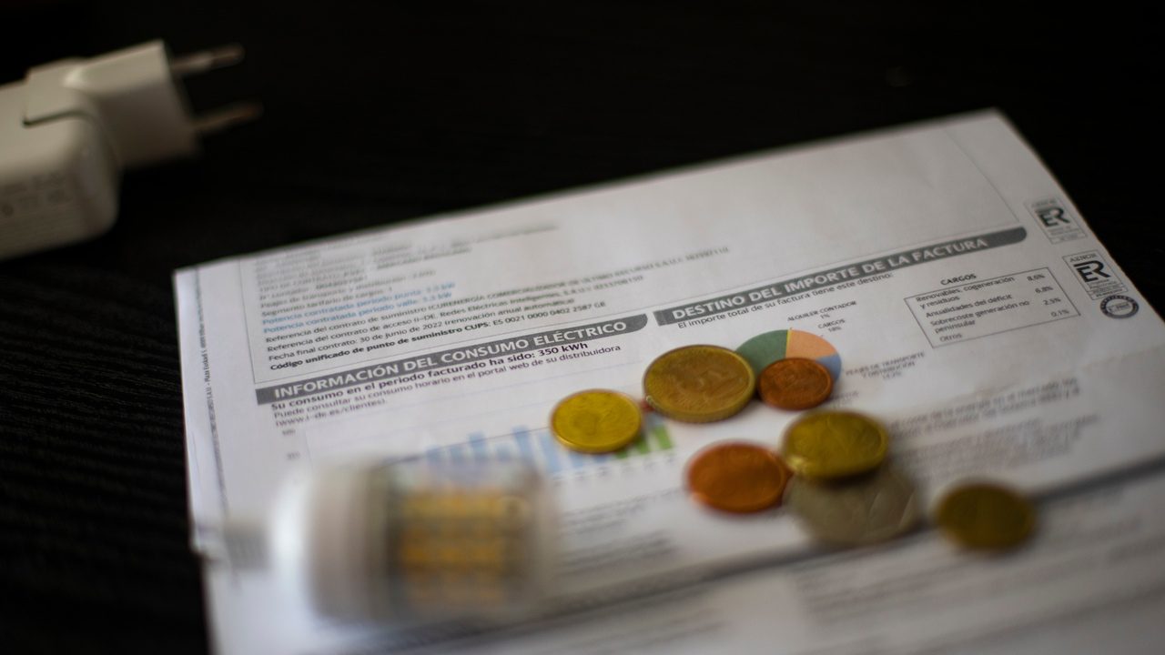 Los hogares acompañados por la Escuela de Energía de Naturgy han ahorrado 467 euros de media en su factura de la luz