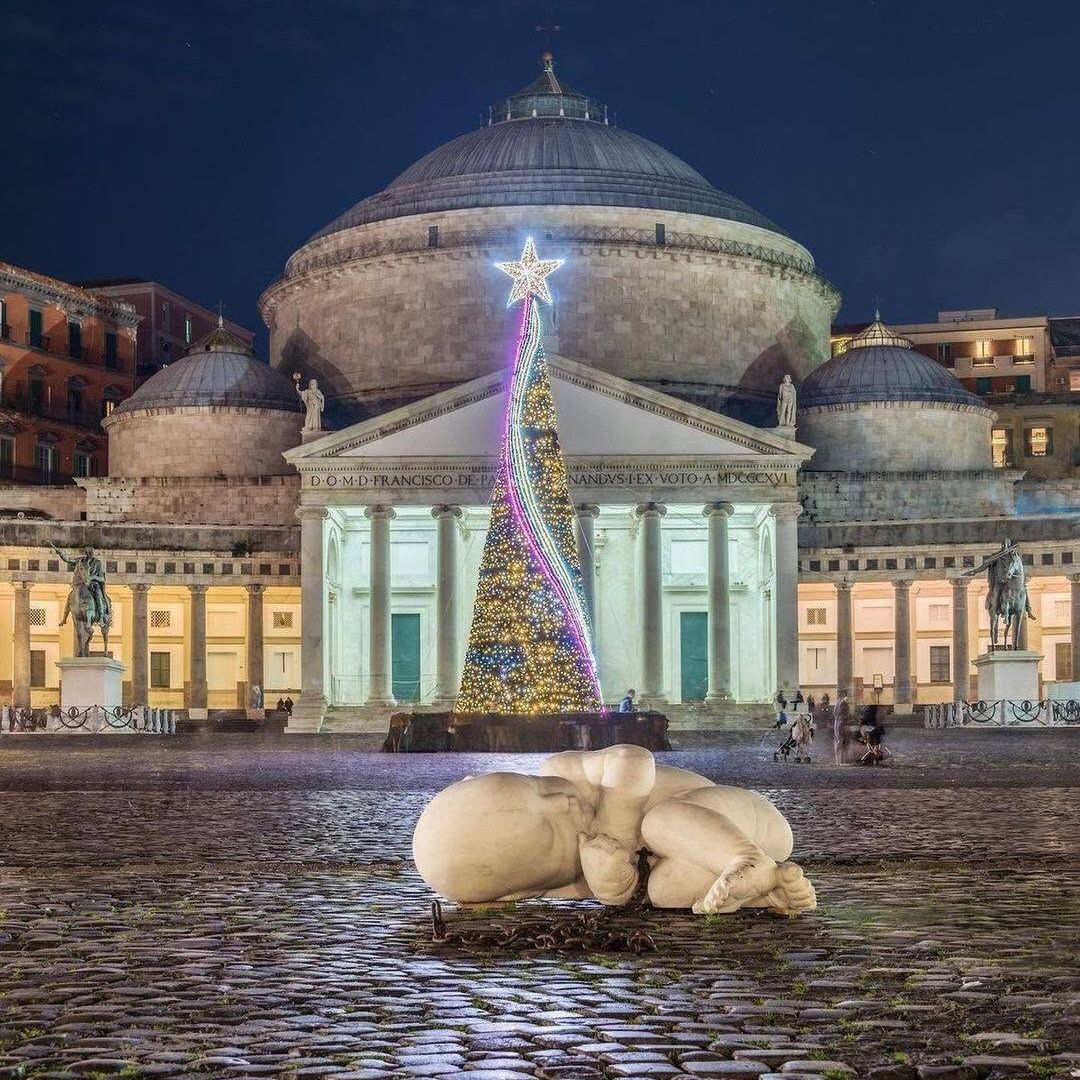 Plaza del Plebiscito, Nápoles, Italia
