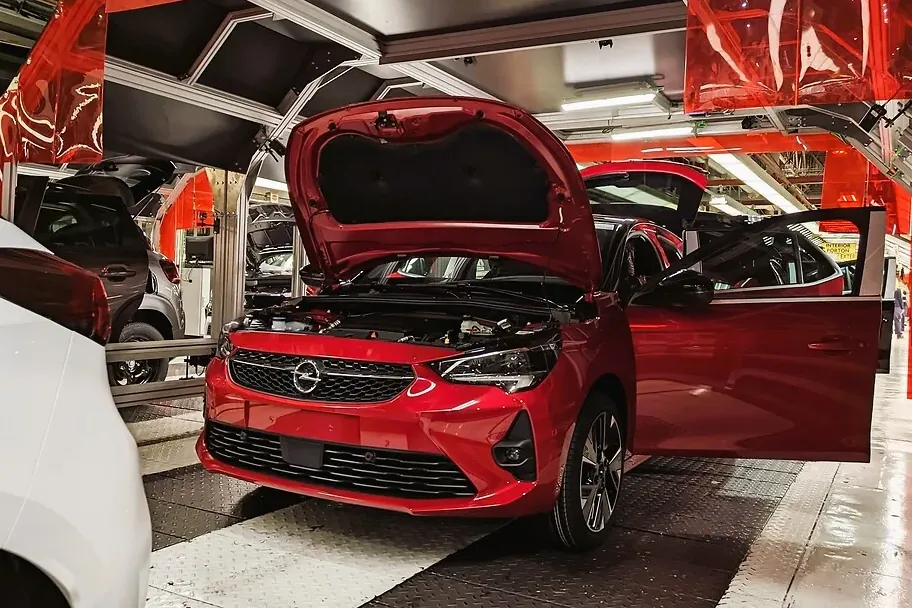 El Gobierno lanzará en 2026 un plan de ayudas directas a la compra de eleéctricos