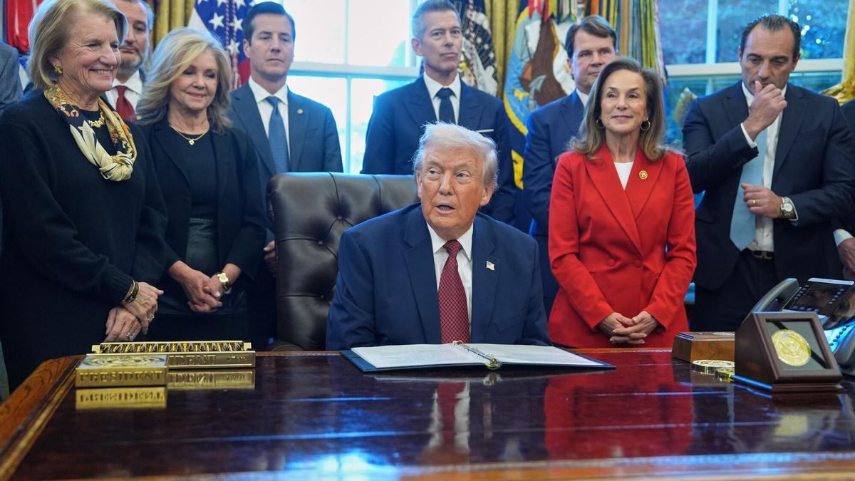 ESTADOS UNIDOS | Trump revierte normas de Biden de eficiencia energética para los fabricantes de coches