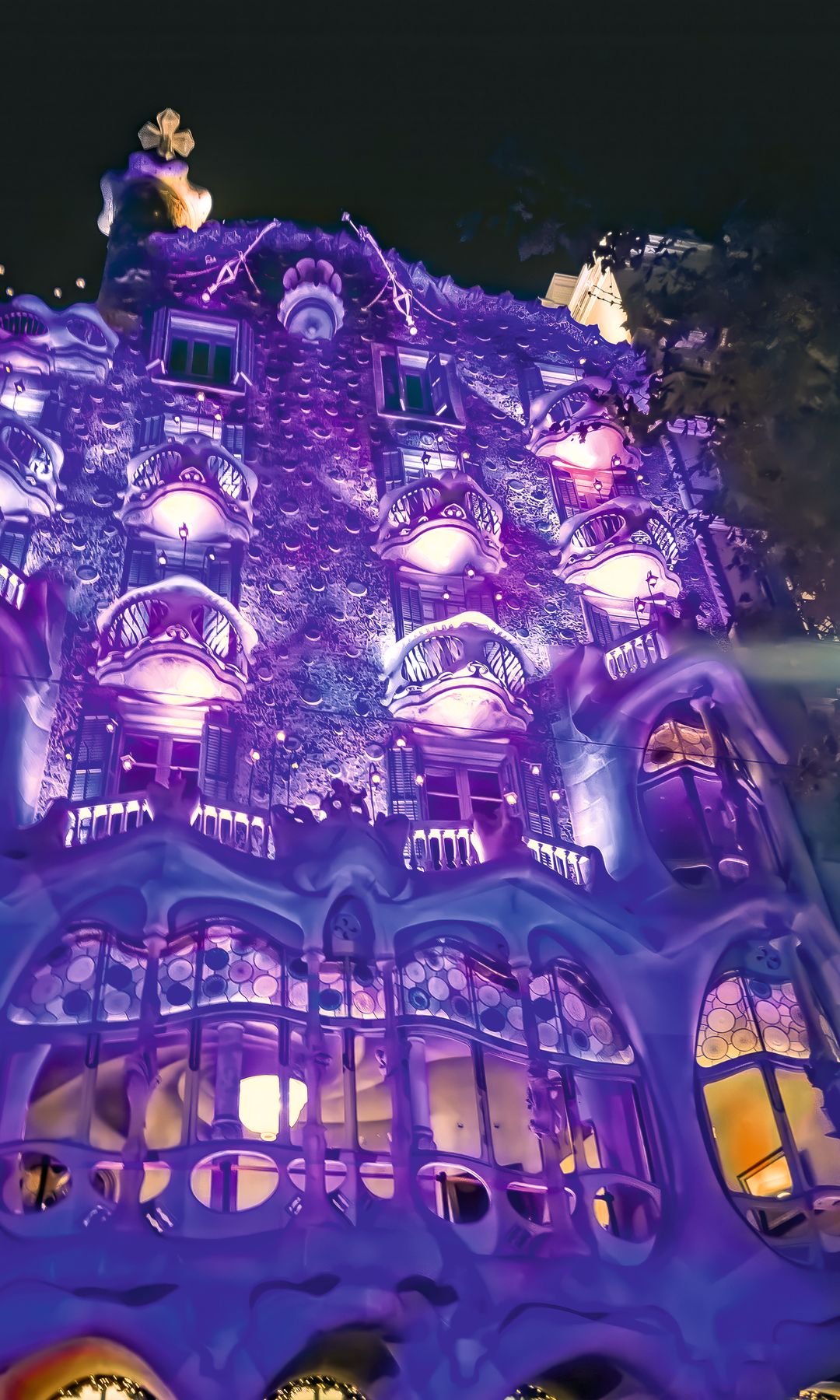 Navidad en Barcelona, la Casa Batlló de Gaudí, recientemente elegida Capital Europea de la Navidad 2026