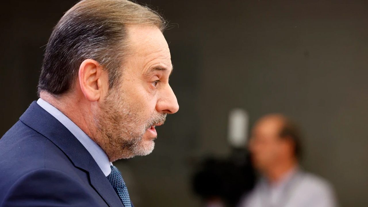 Los motivos de Ábalos para pedir su puesta en libertad y qué pasaría con su sueldo de 5.300 euros si sigue en prisión