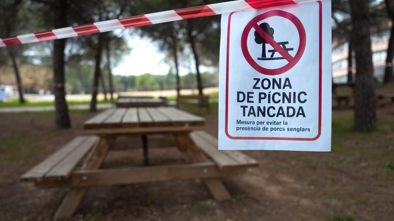 prohibido acceso a parques o ríos