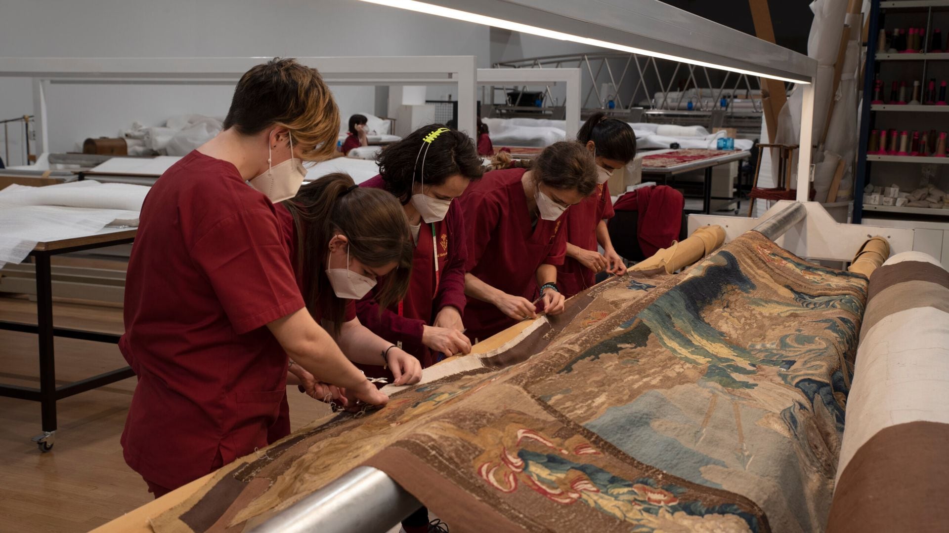 Área de restauración textil de la Real Fábrica de Tapices de Madrid