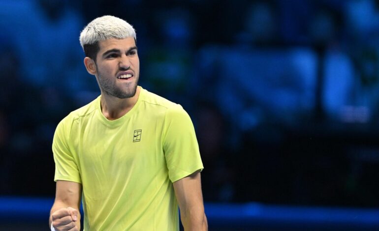 Alcaraz se remanga y vencer a la promesa Joao Fonseca en el supertiebreak