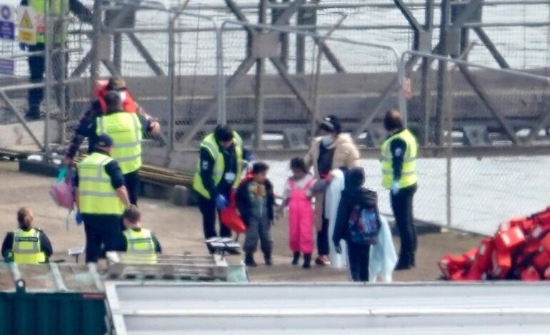 El Reino Unido se suma a la ola antiinmigratoria en Europa y reclama revisar las leyes de derechos humanos para acelerar las deportaciones