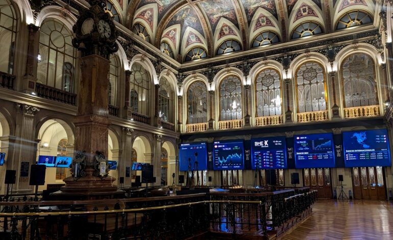 Las utilities y Sacyr lastran al Ibex 35 en una sesión marcada por la tensión en los bonos