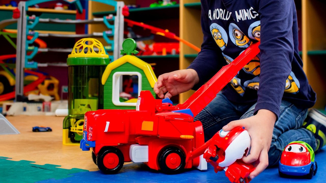 El exceso de regalos puede desensibilizar a los niños