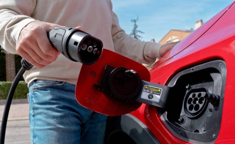 ¿Por qué debes cargar tu coche eléctrico solo hasta el 80% y no hasta el 100%? La explicación es muy lógica