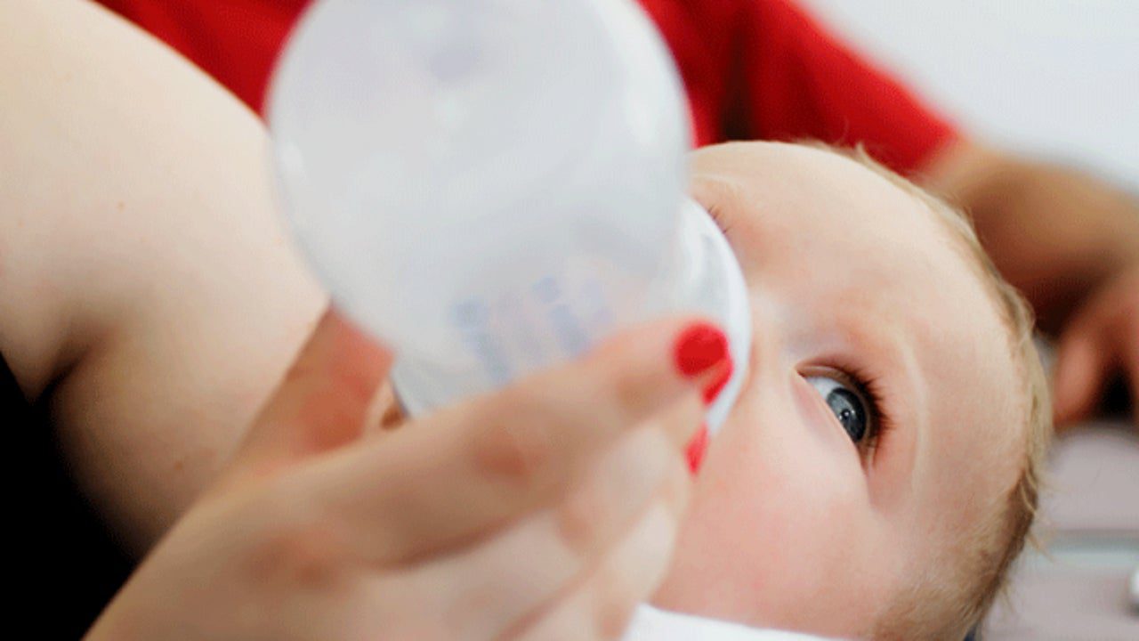 Alertan de la posible presencia de una bacteria en la leche en polvo para bebés