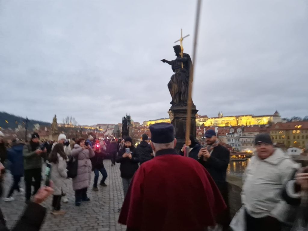 Encendedor de la lámpara del Puente de Carlos