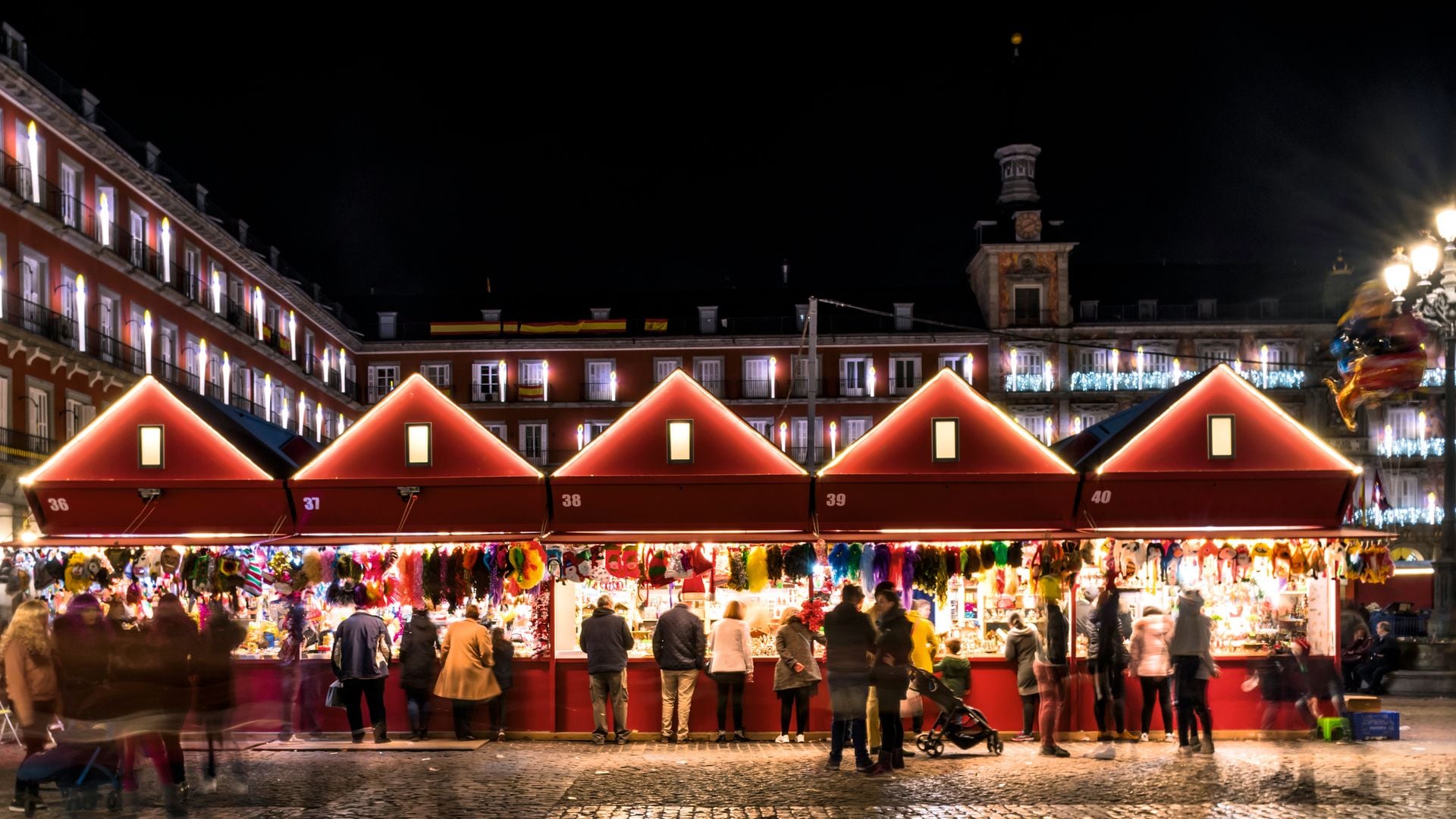 Navidad en la Plaza Mayor de Madrid, donde se celebra su famoso mercado