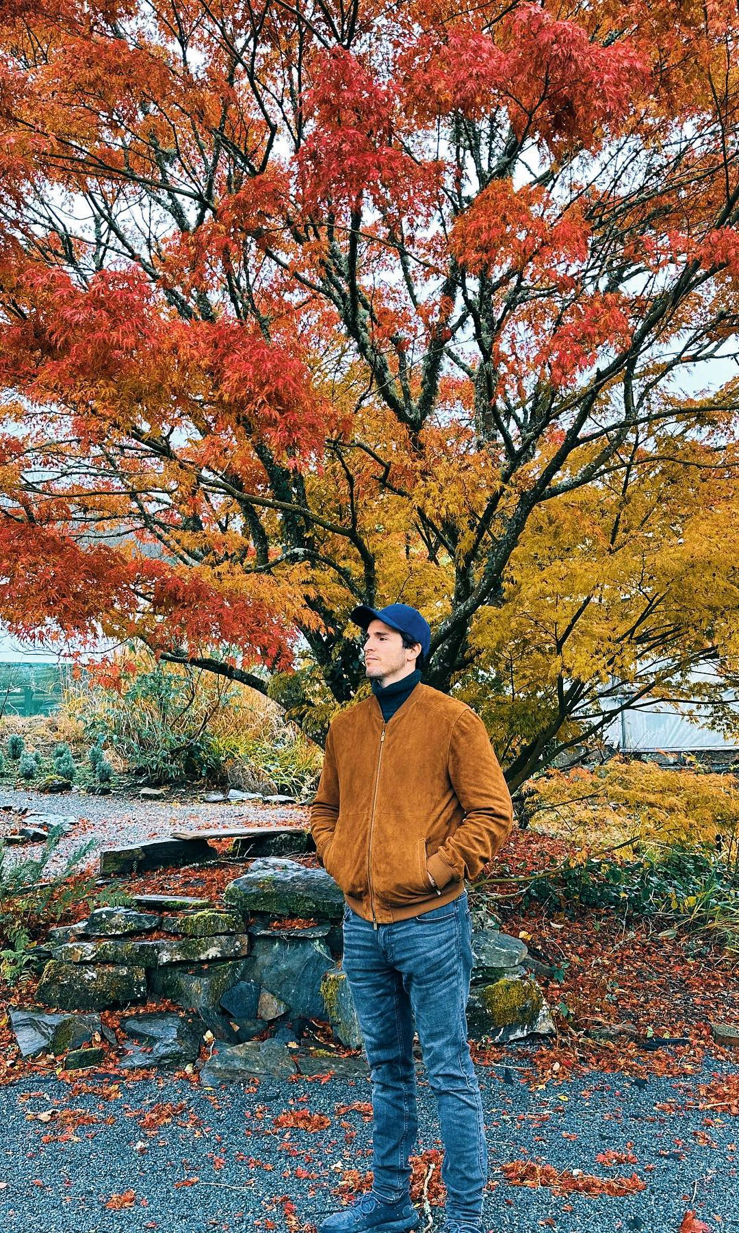 El otoño es una de las épocas favoritas de Íñigo Onieva, especialmente septiembre en Madrid, un mes perfecto para hacer planes.