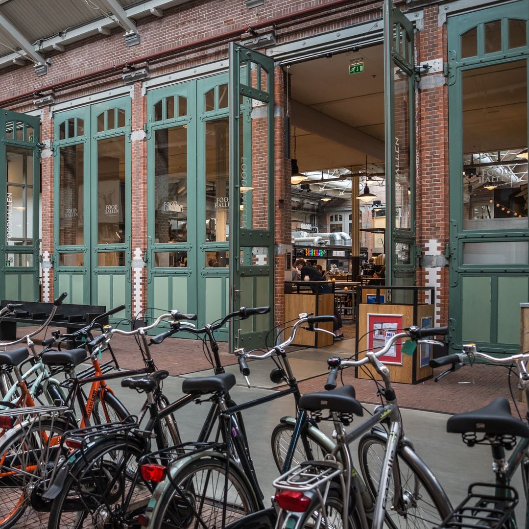 De Hallen, Ámsterdam, un barrio moderno lleno de restaurantes y tiendas