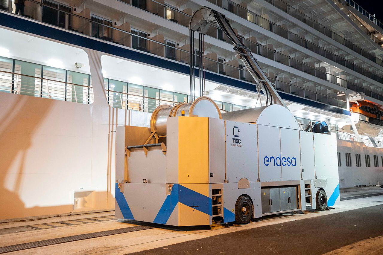 Cádiz prueba el primer OPS para cruceros en España: el “enchufe” que permite apagar motores en puerto