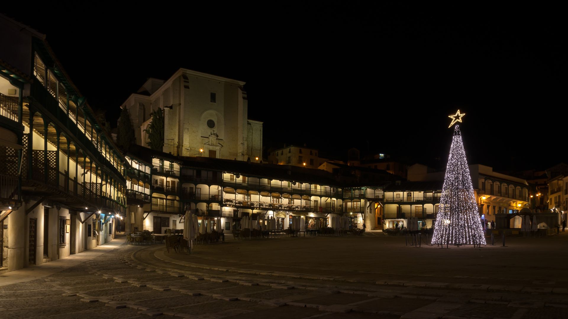 Plaza Mayor de Chinchón en diciembre, en Navidad