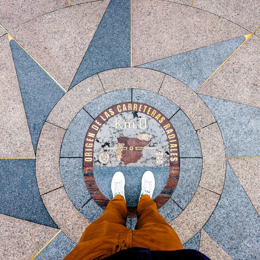 Placa del kilómetro cero en la Puerta del Sol de Madrid