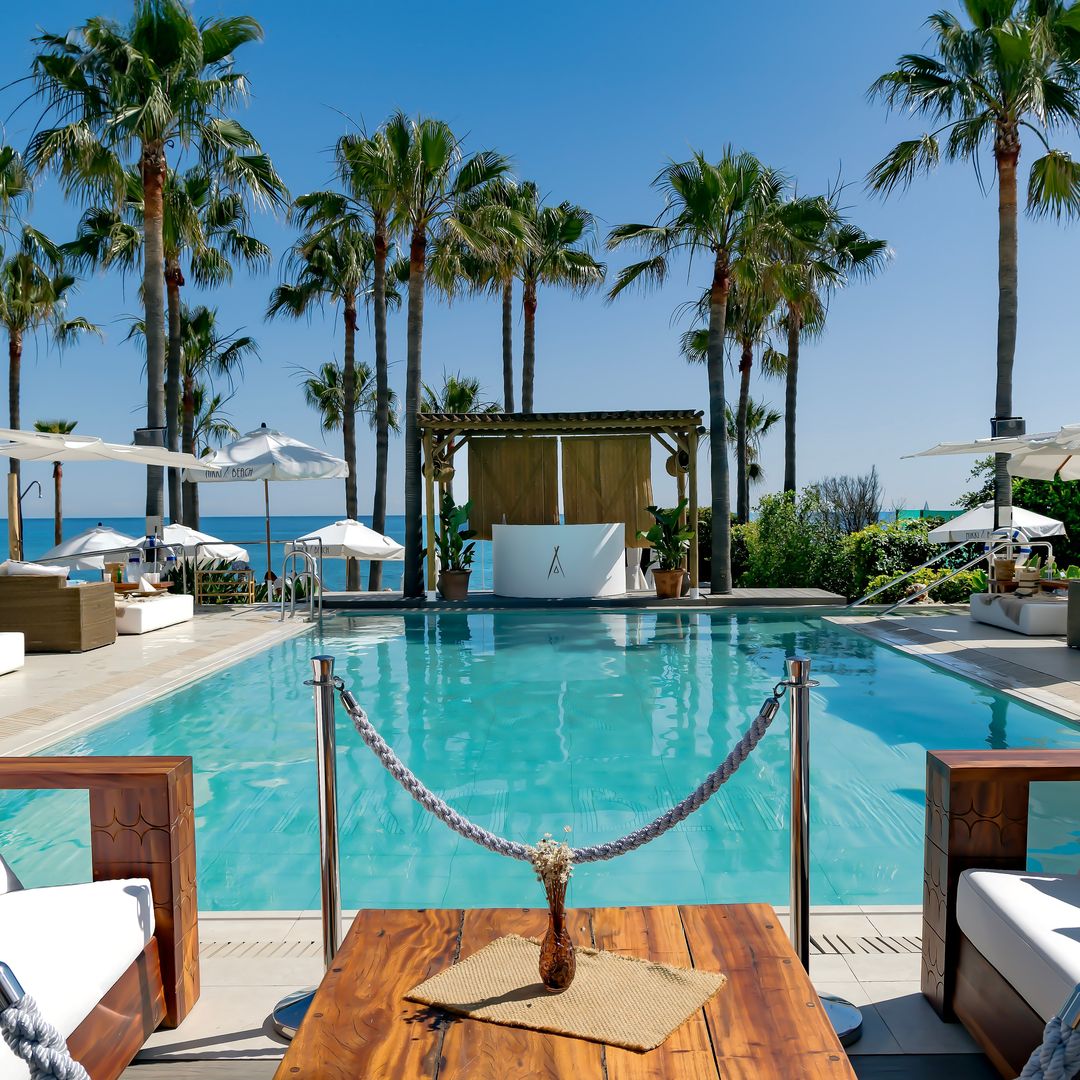 Lujo y exclusividad en un beach club en Marbella
