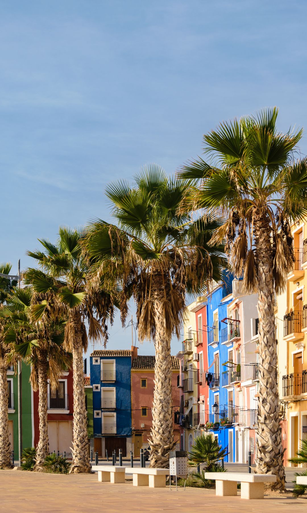 Coloridas fachadas de Villajoyosa, Alicante