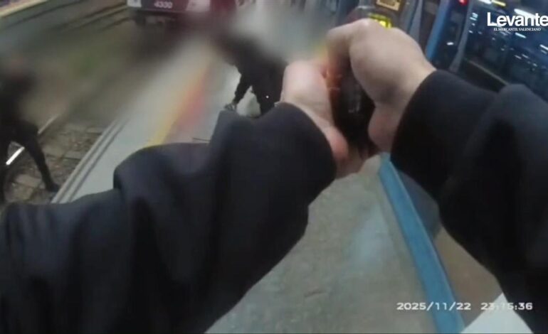 AMENAZAS METRO VALENCIA | Detenido por amenazar con un cuchillo a los viajeros en una estación