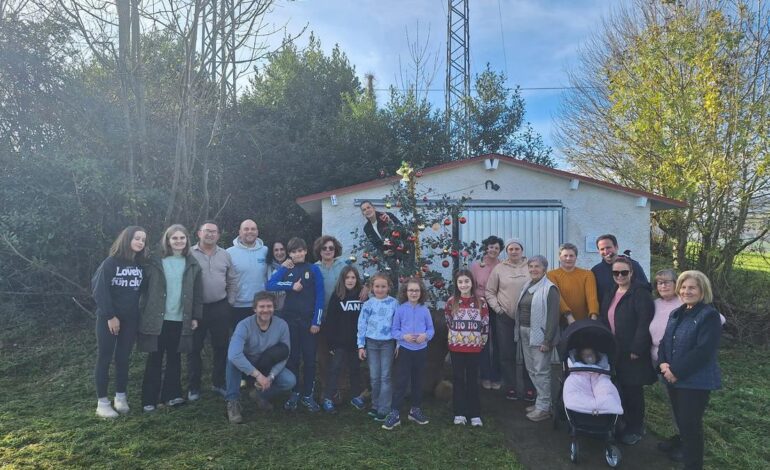 La Asociación de Vecinos de Güexes pone su primer belén en la Iglesia de Nevares