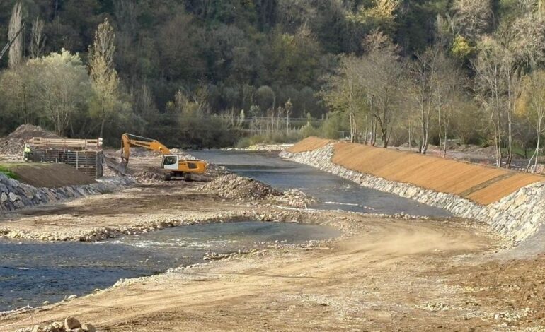 LA CHALANA | Laviana pide mejoras en las obras del Nalón en La Chalana, que acabarán en mayo