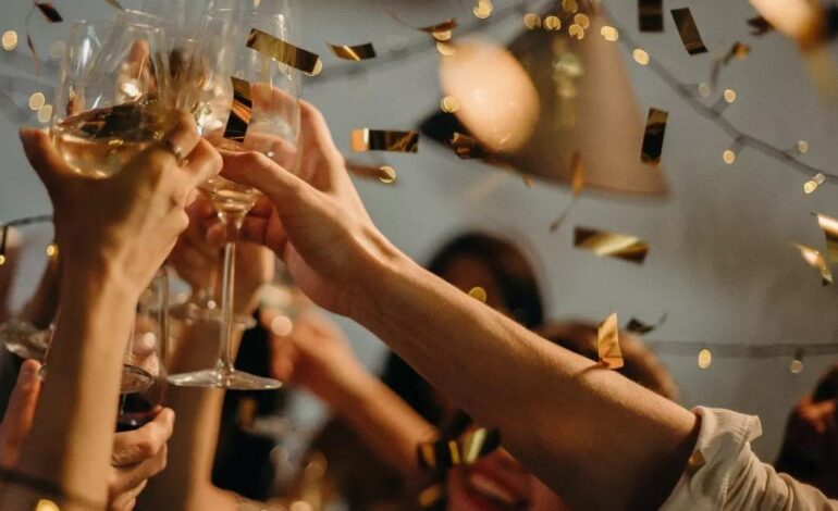 Brindis con estilo y caprichos irresistibles para regalar (o regalarte) esta Navidad