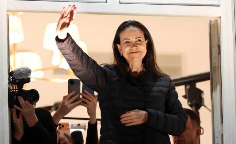 La opositora venezolana María Corina Machado saludó desde Oslo a sus seguidores