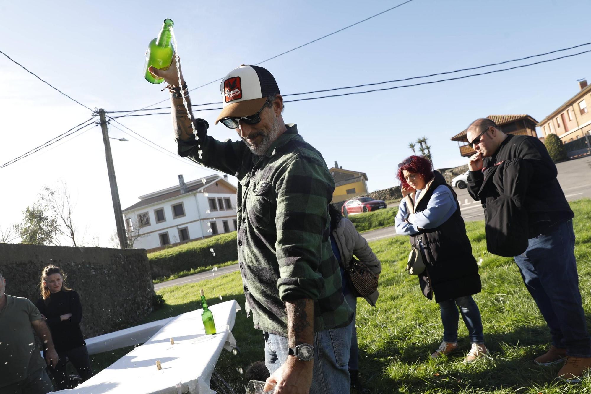 EN FOTOS: el sorteo único de xata en Gozón para evitar la contagiosa enfermedad de las vacas