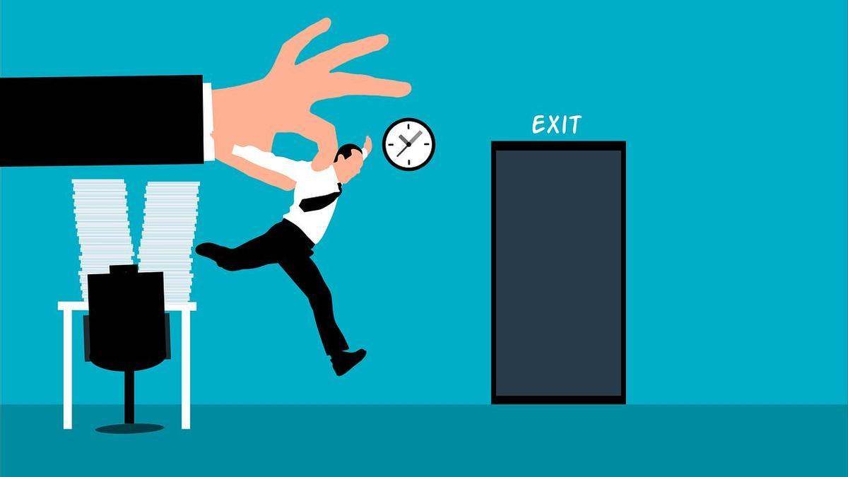 hay que dirimir si tiene derecho a ser readmitido