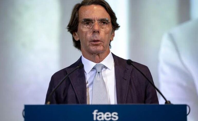 ELECCIONES EXTREMADURA | Aznar censura el «populismo» de Vox por su ataque a Guardiola y del PSOE por tener un candidato procesado