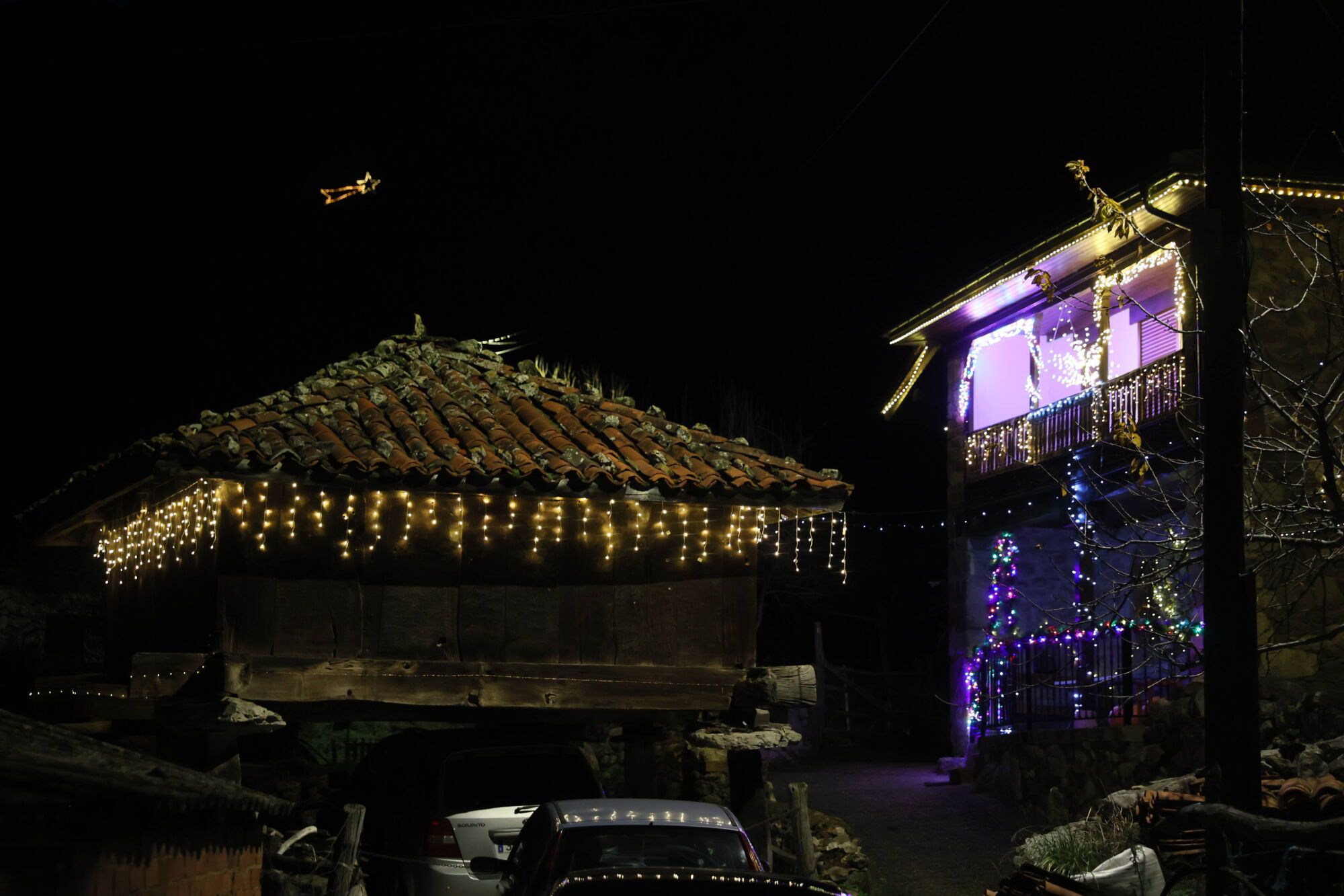 EN FOTOS: Así brilla Aciera, el pueblo asturiano más navideño del mundo