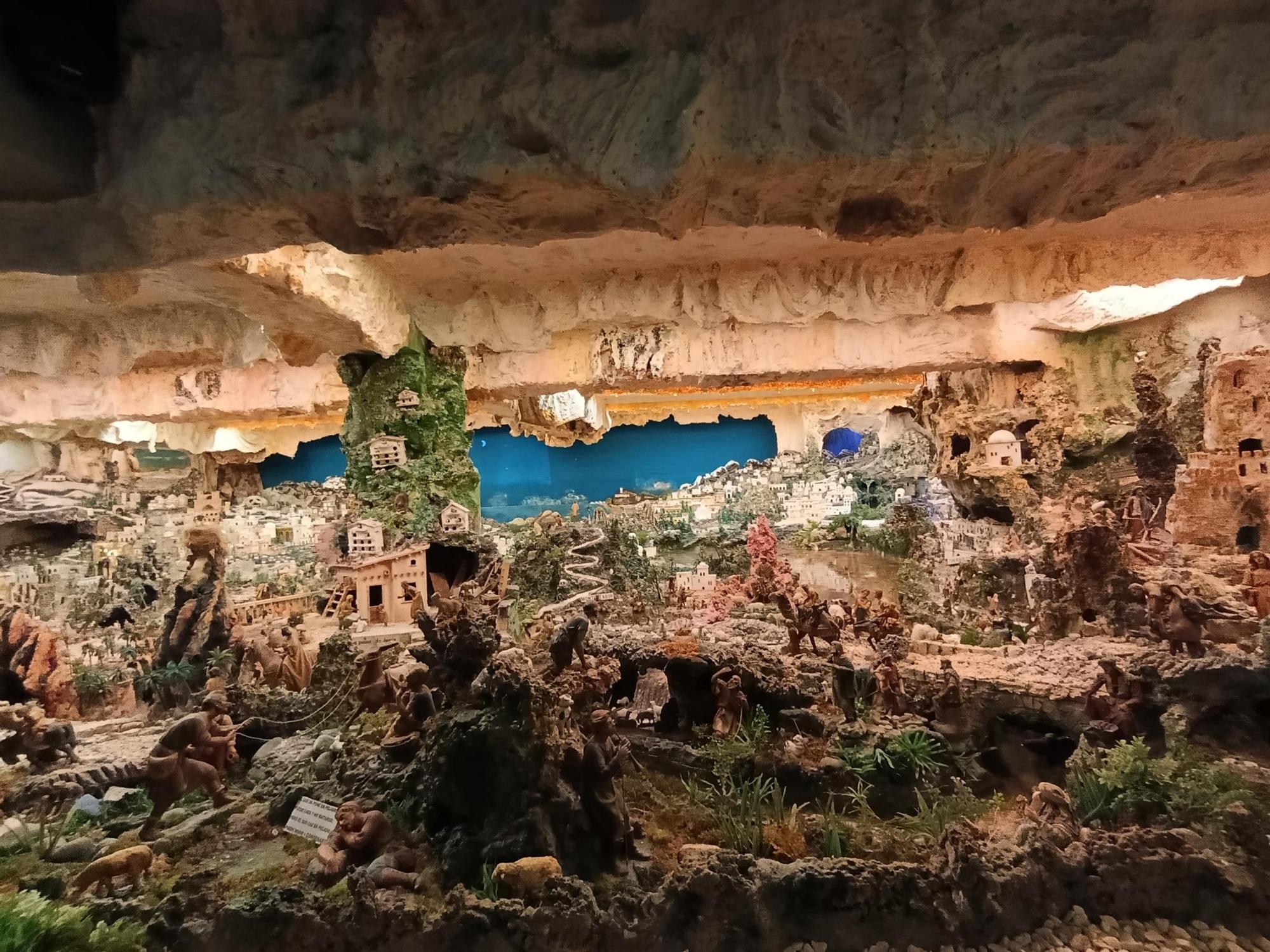 El Belén de Pola de Siero que deslumbra en Navidad