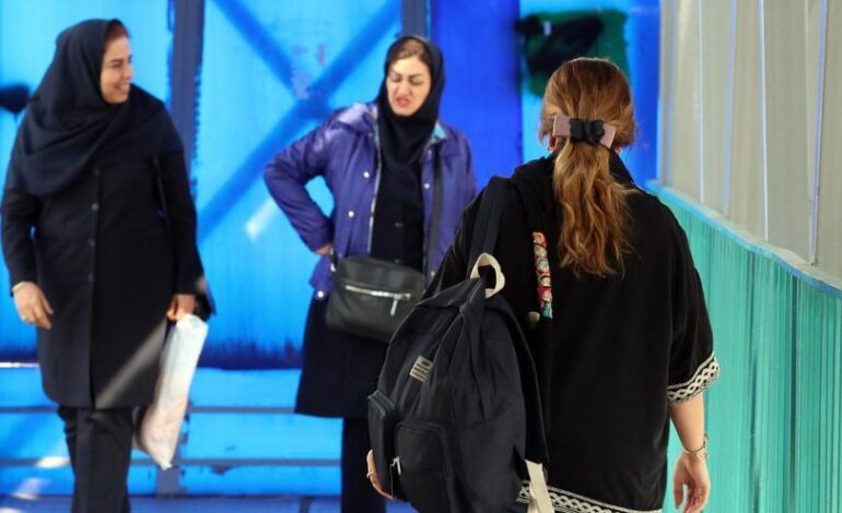 Las autoridades del país detienen a los organizadores de una maratón por la participación de mujeres sin velo