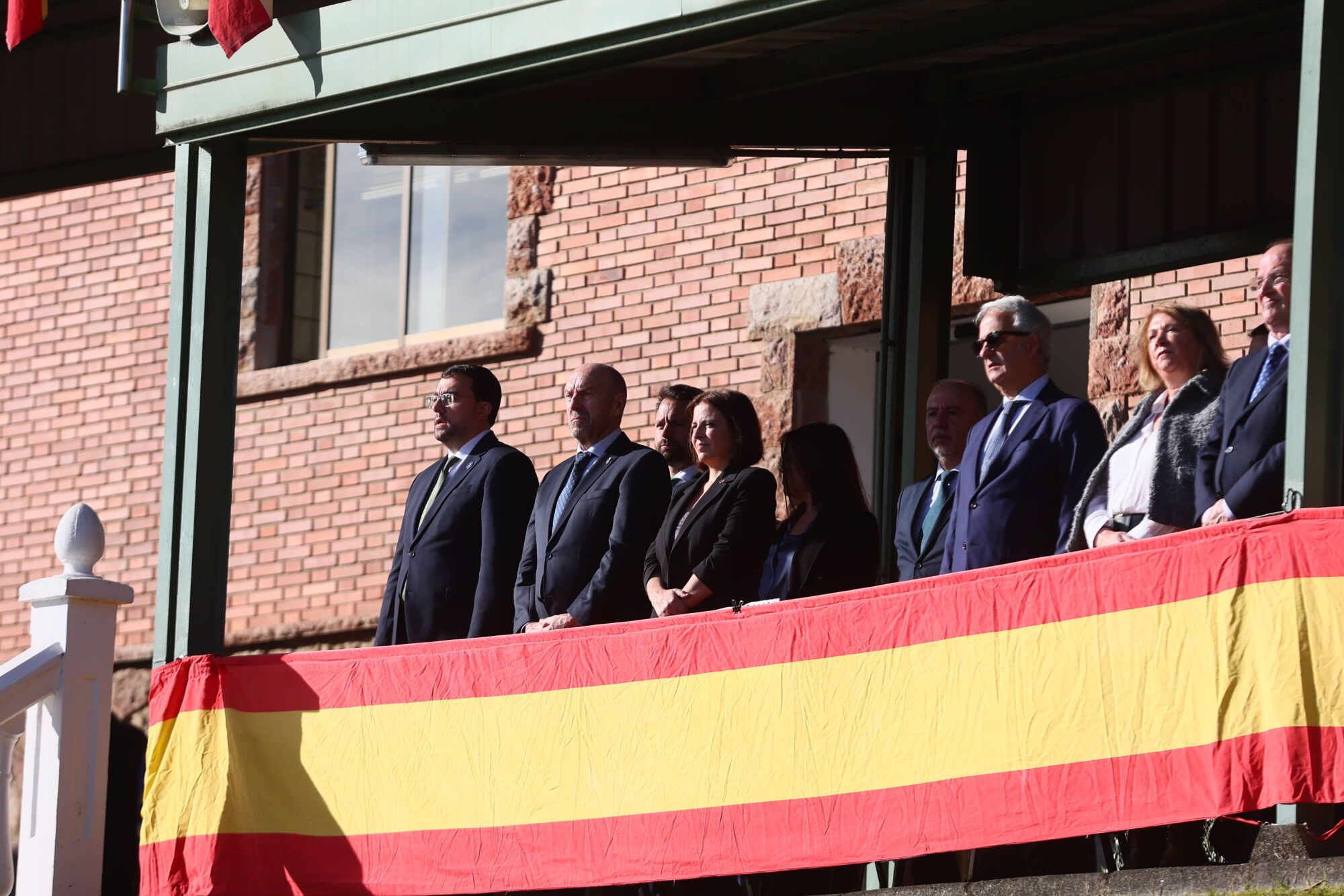 EN IMÁGENES: El acuartelamiento "Cabo Noval" se vistió esta mañana de gala para celebrar el día de la Inmaculada