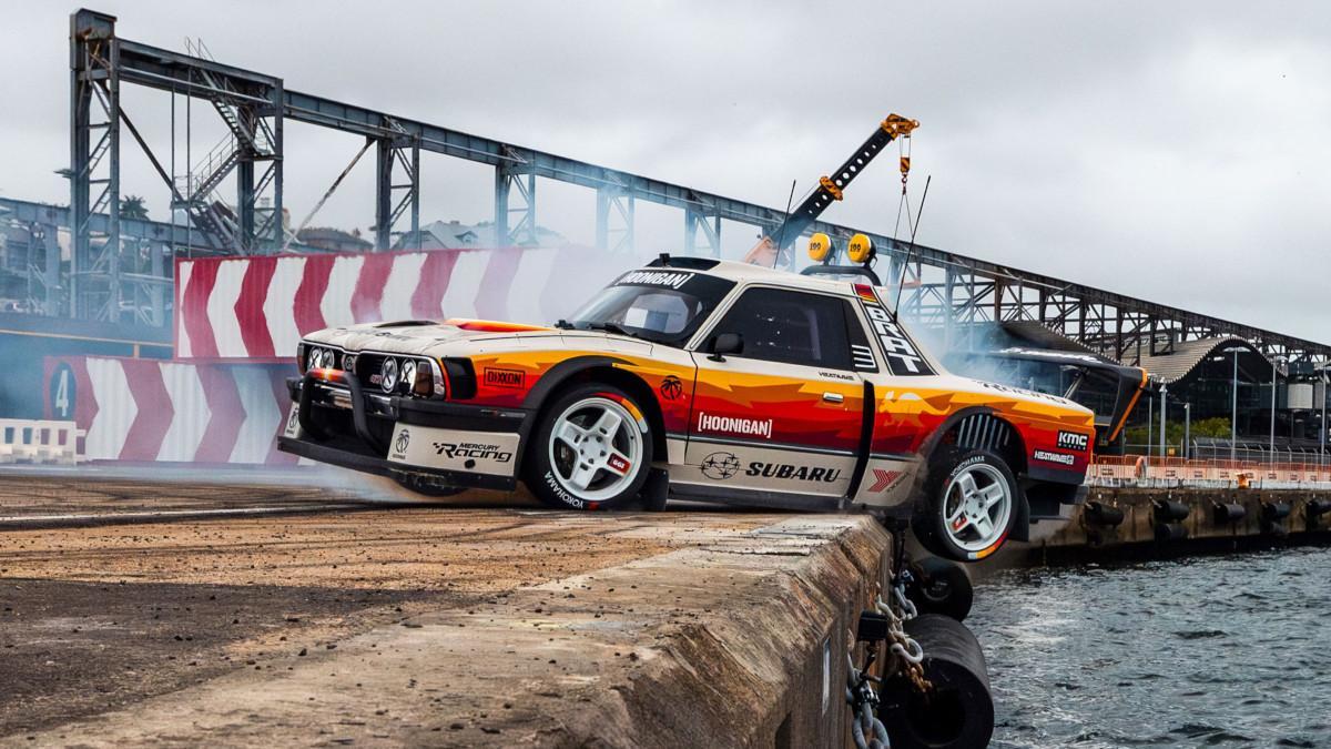 Travis Pastrana exprime los 750 CV del Subaru Brataroo en su Gymkhana más radical
