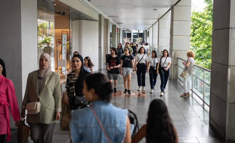 HORARIOS DOMINGO | Estos son los horarios y centros comerciales que abren mañana domingo en Barcelona